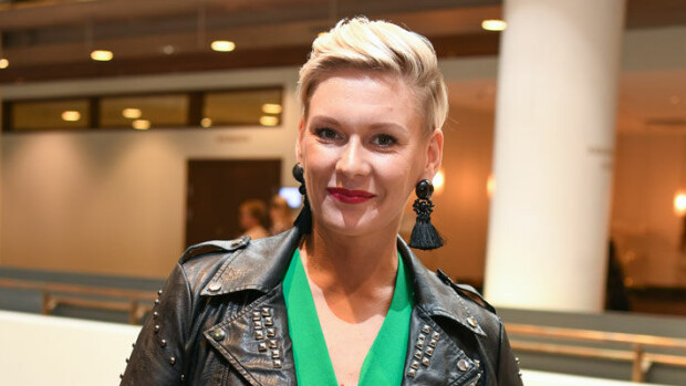 Uuh! Heidi Sohlberg suukotteli lihaksikkaan komistuksen kanssa – tatuoitu Patrick paljastui julkkiskaunotarten ex-heilaksi! Heidi Sohlberg kuherteli.