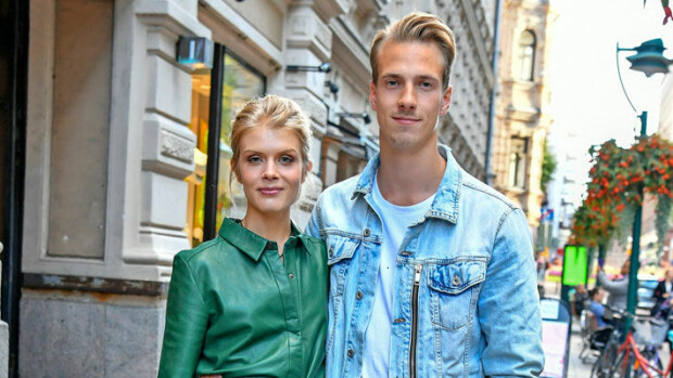 Kesähäät! Alina Tomnikov avioitui Lauri-rakkaansa kanssa – näin näyttelijäkaunotarta kosittiin! Alina Tomnikov avioitui Lauri-rakkaansa kanssa.