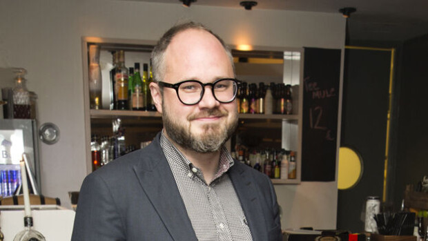 Aijai! Tuomas Enbusken BMW:n tuulilasi tursuaa sakkolappuja - kuva! tuomas enbuske