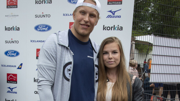 Laine, Ruutu, Hagman, Barkov ja kumppanit tennisturnauksessa - katso kuvat! LAine