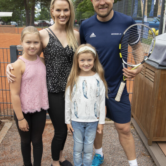 Laine, Ruutu, Hagman, Barkov ja kumppanit tennisturnauksessa - katso kuvat! Hagman