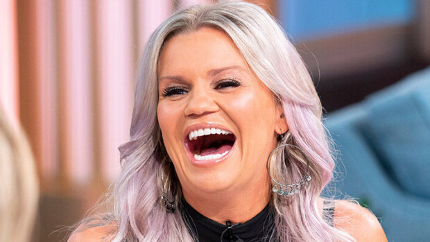Muistatko Atomic Kittenin? Kerry Katona fitness-lomalla Kreikassa: burgeria ja pirtelöä yläosattomissa! kerry katona