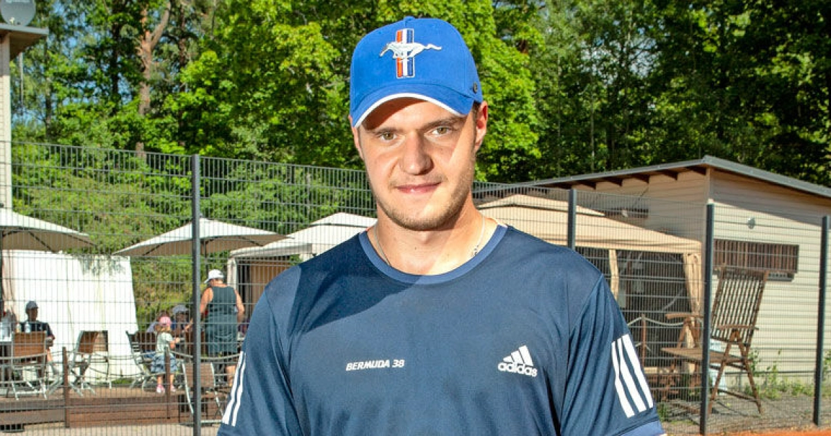 Fordilla Melkoinen kesäauto! NHL-tähti Aleksander Barkov kurvailee Suomessa ...