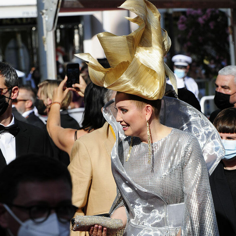 Elenan hiuskokeilut ovat jatkuneet jo vuosia - tämä kammotus nähtiin Cannesissa vuonna 2018.
