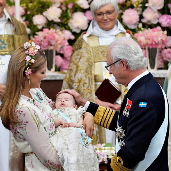 Adrienne kastettiin kesäkuussa 2018 Drottningholmin palatsin kirkossa. Prinsessa Adriennen kaste