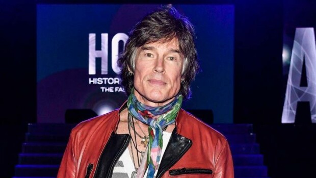 Kauniit ja rohkeat -tähti Ronn Moss tekee uuden aluevaltauksen: Unelman pienestä pojasta saakka Ronn Moss