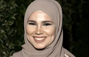Vasta 22-vuotias Skam-tähti naimisiin – seurustelua takana alle vuosi: katso upea hääkuva moskeijasta! 