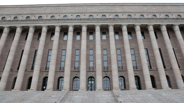 Kuinka hyvin tunnet uudet ministerit? Testaa tietosi Seiskan julkkisvisassa! Eduskuntatalo
