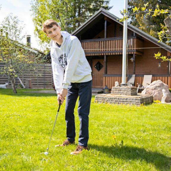 Vapaa-ajallaan Joona golffaa. – Olen pelannut kaksi kertaa viikossa 18 reikää ja harjoittelut rangella. Vapaa-ajallaan Joona golffaa. – Olen pelannut kaksi kertaa viikossa 18 reikää ja harjoittelut rangella.