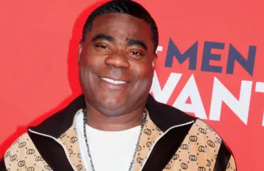 Kalliksi tuli! Näyttelijä Tracy Morgan ryttäsi Bugatti-superautonsa heti ensiajossa ja päätyi sairaalaan! 