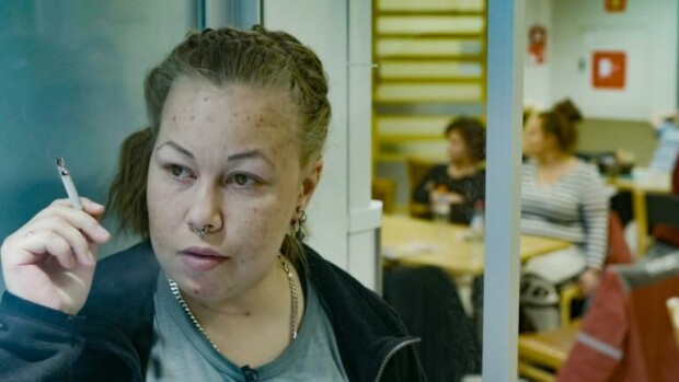 Tulipalossa kuolivat isoäiti ja kehitysvammainen setä - näistä syistä Linna-sarjan Lilja istuu vankilassa Lilja