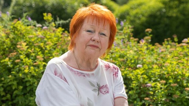 Salatut elämät -sarjaan palannut Tuija Piepponen: ”Kysyin, että tunteekohan pahus tuo käsikirjoittaja minut” Tuija Piepponen