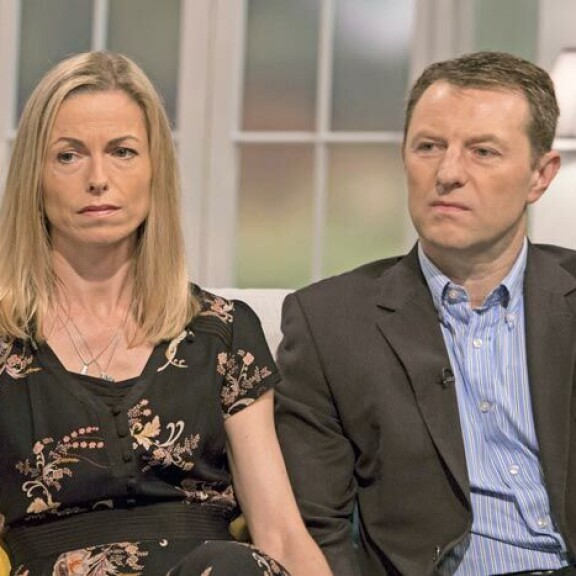 – Toukokuut ovat vaikeita. Se muistuttaa menetetyistä ja varastetuista vuosistamme yhdessä, Madeleinen vanhemmat Gerry ja Kate McCann toteavat verkkosivuillaan. – Toukokuut ovat vaikeita. Se muistuttaa menetetyistä ja varastetuista vuosistamme yhdessä, Madeleinen vanhemmat Gerry ja Kate McCann toteavat verkkosivuillaan.