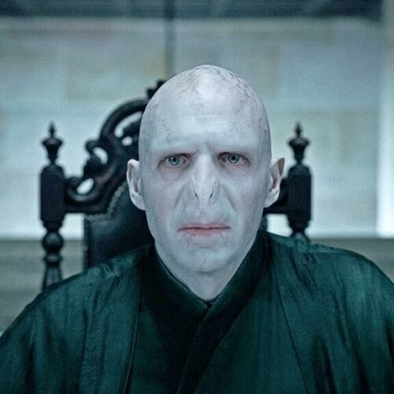 Yleisö hurmaantui Harry Potterista valkokankaalla 20 vuotta sitten – mitä Tylypahkan tähdille kuuluu nykyään? Ralph Fiennes