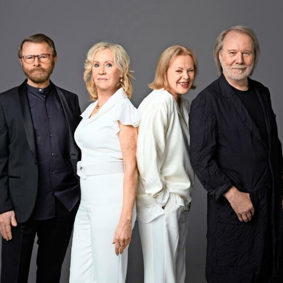 Björniä, Agnethaa, Anni-Fridia ja Bennyä ei uskoisi yli seitsemänkymppisiksi. Björniä, Agnethaa, Anni-Fridia ja Bennyä ei uskoisi yli seitsemänkymppisiksi.