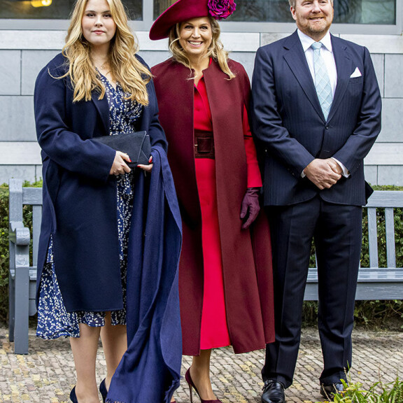 Joulukuun 8. päivä kruununprinsessa Amalia sai virallisen oikeuden kruunuun. Hallitsijapari Willem-Alexander ja Maxima oli mukana seremonioissa. Hollannin hallitsijapari Willem-Alexander ja Maxima sekä kruununprinsessa Amalia