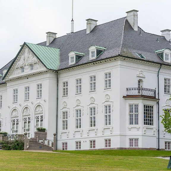 Margareeta on viettänyt kesälomansa Marselisborgin linnassa vuodesta 1967. Marselisborgin linna