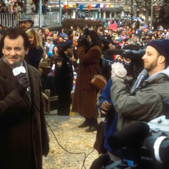 Bill Murray herää Päiväni murmelina -elokuvassa joka päivä samaan päivään. Bill Murray