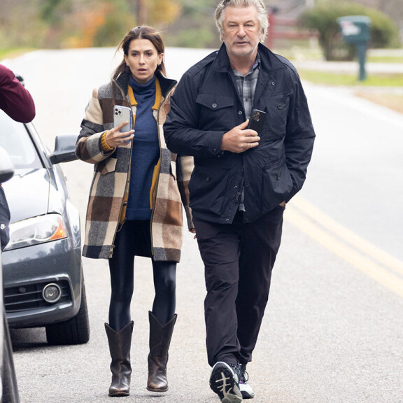 Alec Baldwin ja hänen vaimonsa Hilaria astuivat median eteen halloween-viikonloppuna Manchesterissa, Vermontissa Yhdysvalloissa. Alec