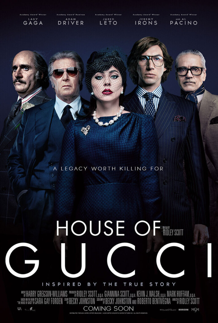 Jestas! Lady Gaga poseerasi kameralle ilman rihman kiertämää: näin rohkeissa kuvissa et ole tähteä toviin nähnyt! House Of Gucci -poster