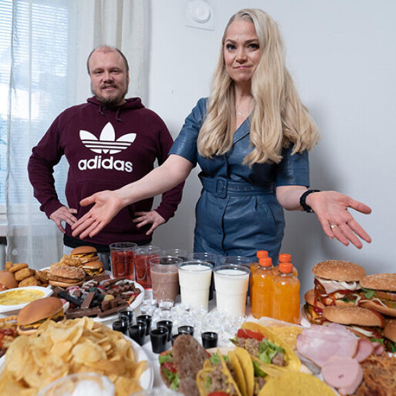Pippa huolestuu Ilarin ruokavaliosta. Ilari Sahamies
