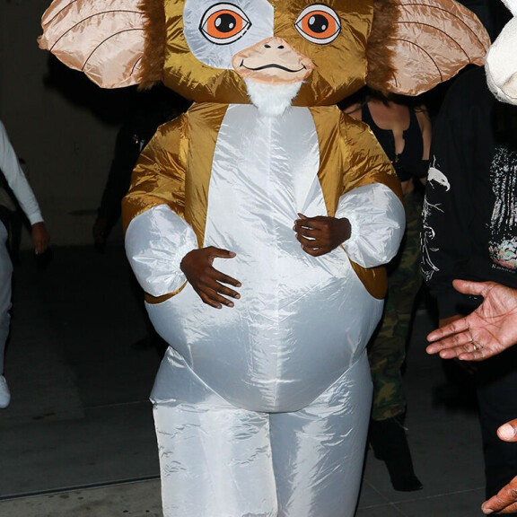 Arvaa, kuka julkkis! Tunnistatko sinä nämä seitsemän supertähteä halloween-asujensa takaa? Gremlins -hahmo