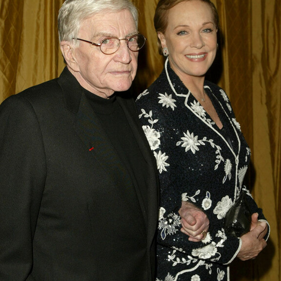 Blake menehtyi vuonna 2010 sairaalassa Santa Monicassa. Julie ja lapset olivat kuolemanhetkellä hänen vierellään. Blake Edwards ja Julie Andrews