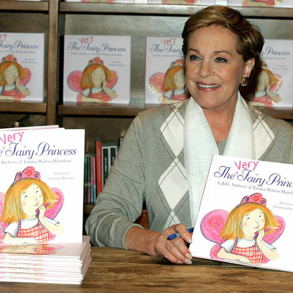 Kirjallisuus, ja etenkin lastenkirjat, ovat lähellä Julien sydäntä. Julie Andrews