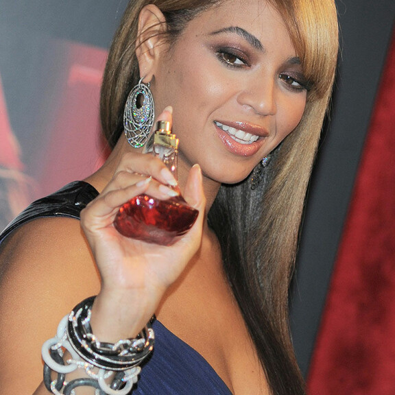 Beyoncé 40 vuotta - tiesitkö näitä faktoja popparista? Nukkui iljettävän lemmikkieläimen kanssa ja kärsii ikävästä allergiasta! Beyoncé