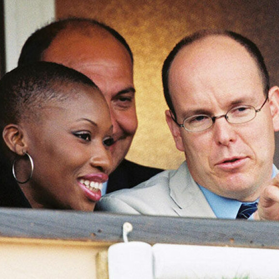 Nicole ja Albert Monte Carlossa tennisturnauksessa vuonna 2002. Ruhtinas Albert ja Nicole Coste