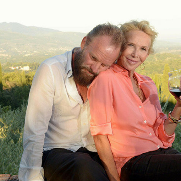 Laulaja Sting syyttää italialaisherttuaa petoksesta: 'Minut huijattiin ostamaan viinitila'! Suku raivostui tähden väitteistä! Sting ja Trudie Styler