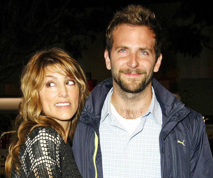 Bradleyn mukaan aviopari huomasi pian häiden jälkeen, ettei heidän suhteensa toimi. Bradley Cooper ja Jennifer Esposito