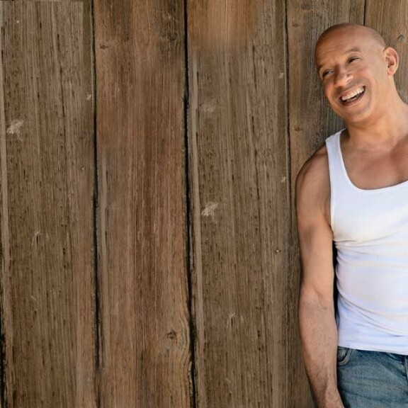 Vin Diesel nousi kuuluisuutaan Pelastakaan sotamies Ryan -elokuvasta, jonka jälkeen hän on kunnostautunut Hollywoodin kovanaamana. Vin Diesel nousi kuuluisuutaan Pelastakaan sotamies Ryan -elokuvasta, jonka jälkeen hän on kunnostautunut Hollywoodin kovanaamana.