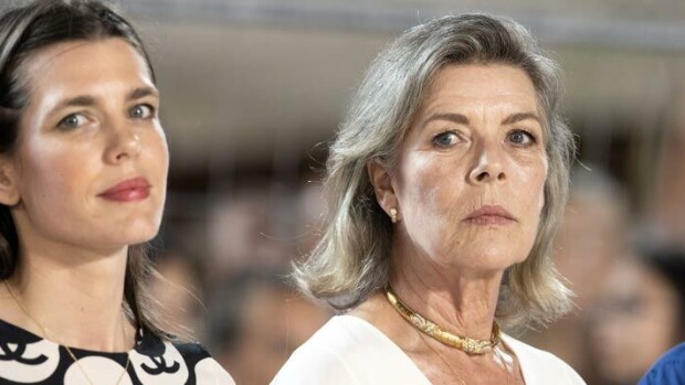 Prinsessa Carolinen ja Charlotte-tyttären harvinainen näyttäytyminen – kohukuninkaallisten jälkikasvu elää ökyelämää ympäri Eurooppaa Charlotte ja Caroline
