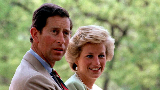 Prinssi Charlesin ja prinsessa Dianan jäätävä avioliitto paljastui valtiovierailulla! Katso Dianan elämän tunnetuimmat kuvat! Prinssi Charles ja prinsessa Diana