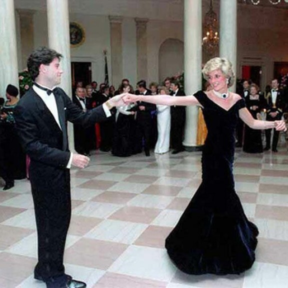 Prinssi Charlesin ja prinsessa Dianan jäätävä avioliitto paljastui valtiovierailulla! Katso Dianan elämän tunnetuimmat kuvat! Prinsessa Diana ja John Travolta