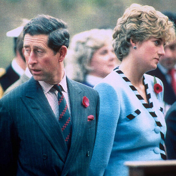 Prinssi Charlesin ja prinsessa Dianan jäätävä avioliitto paljastui valtiovierailulla! Katso Dianan elämän tunnetuimmat kuvat! Prinssi Charles ja prinsessa Diana