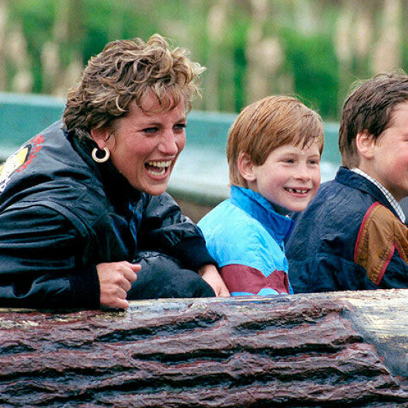Prinssi Charlesin ja prinsessa Dianan jäätävä avioliitto paljastui valtiovierailulla! Katso Dianan elämän tunnetuimmat kuvat! Prinsessa Diana ja prinssit William ja Harry