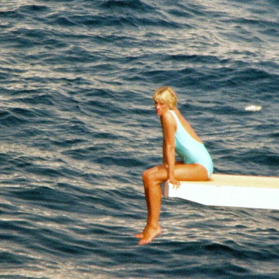 Prinssi Charlesin ja prinsessa Dianan jäätävä avioliitto paljastui valtiovierailulla! Katso Dianan elämän tunnetuimmat kuvat! Prinsessa Diana