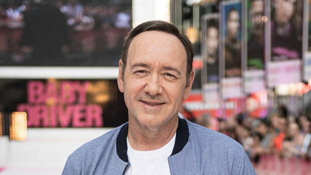 Kevin Spacey sai ensimmäisen roolinsa seksuaalirikosepäilyjen jälkeen - näin avoimesti hän naureskeli Italiassa Kevin Spacey