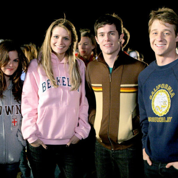 Sarjan ydinnelikkoon kuuluivat Rachel Bilsonin hahmo Summer Roberts, Mischa Bartonin esittämä Marissa Cooper, Adam Brodyn Seth Cohen ja Ben Mackenzien Ryan Atwoodia. core4
