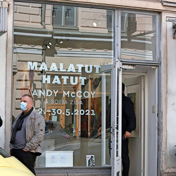 Andyn ja Sofia Zidan uuden “Maalatut Hatut” -taidenäyttelyn avajaisia vietettiin viime viikon keskiviikkona Helsingissä. Andy