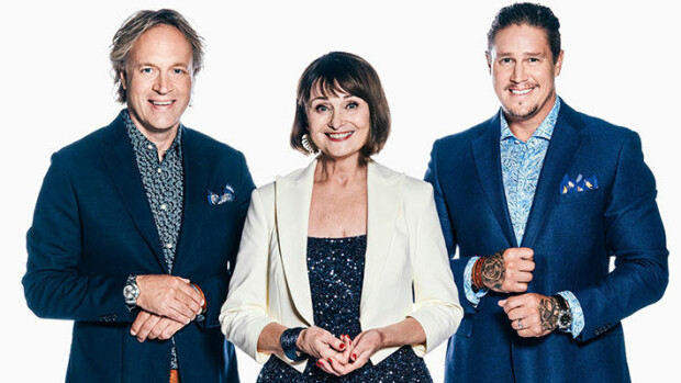 MasterChef VIP -kilpailun semifinaalijaksossa nähtiin yllätystä yllätysten perään! Yksi seikka järkytti tuomaristoa: 'Ne oli mikrossa' - katso täältä finaalikaksikko! Kari Kape Aihinen Sikke Sumari Tomi Björck