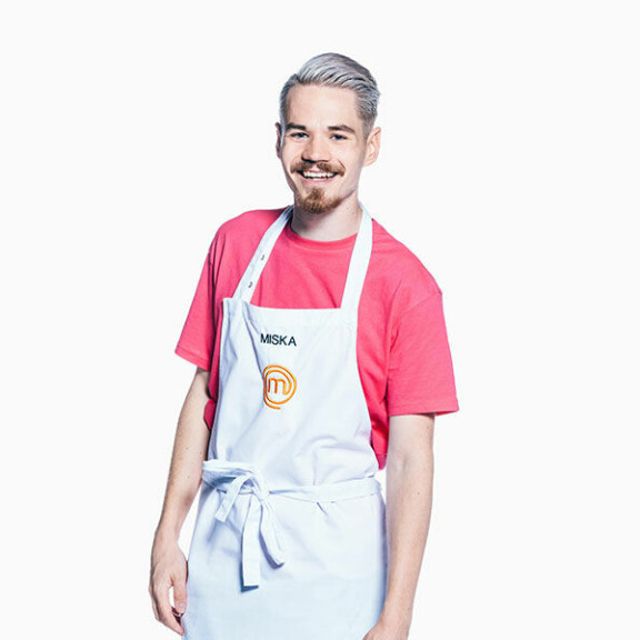 Miska ei tahdo keksiä kokattavaa mysteerilaatikon sisällöstä. Kuva: MTV3. Miska Haakana