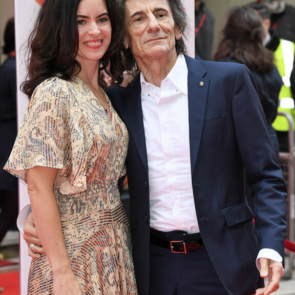 Sally ja Ronnie ovat olleet naimisissa vuodesta 2012. Heillä on ikäeroa 31 vuotta. Sally Wood Ronnie Wood