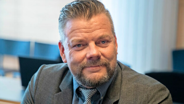Jari Sillanpään talousahdinko syvenee! Laulaja myy kiireesti omaisuuttaan ja haalii keikkoja! Jari Sillanpää on talouongelmissa.