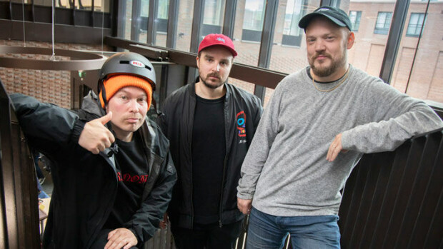 Teflon Brothers -yhtye avoimena: Haimme apua terapiasta! Teflon Brothers kävi terapiassa.