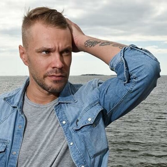 Joonas Loirin suhde isäänsä Vesa-Matti Loiriin oli pitkään vaikea - aikuisiällä menneet annettiin anteeksi Joonas loiri