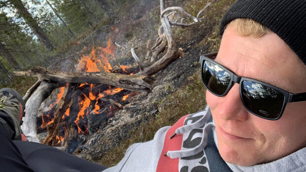 Kauppias Sampo Kaulanen avautuu menneisyyden riivauksistaan poikkeuksellisen avoimesti: Viinaa, lääkkeitä, uniongelmia - näin toipuminen alkoi! Sampo Kaulanen on saanut mielensä hallintaan.