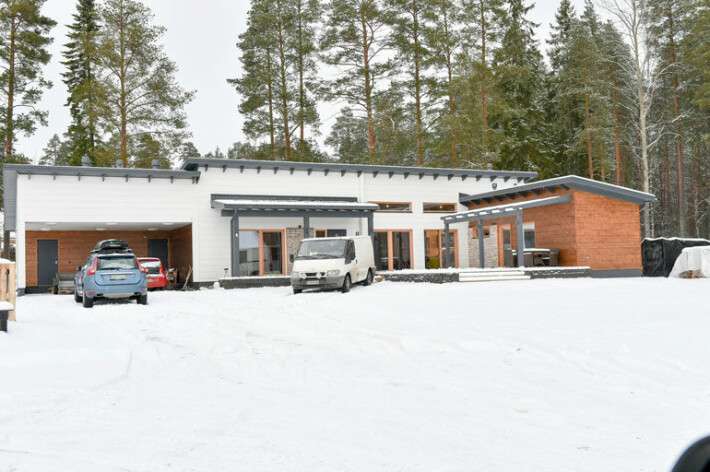 Kaisa rakennutti unelmiensa omakotitalon Joensuuhun kolme vuotta sitten. Kaisa rakennutti unelmiensa omakotitalon Joensuuhun kolme vuotta sitten.
